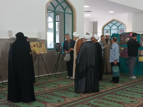تصاویر/برگزاری نمایشگاه عفاف و حجاب در مصلی امام علی شهرستان ساوه
