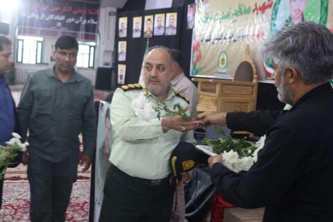 تصاویر/ مراسم گرامیداشت هفتمین روز شهادت شهید مدافع وطن "عباس بیرقی فرد" در گلزار شهدای بندرعباس