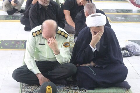 تصاویر/ مراسم گرامیداشت هفتمین روز شهادت شهید مدافع وطن "عباس بیرقی فرد" در گلزار شهدای بندرعباس