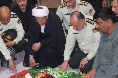 تصاویر/ مراسم گرامیداشت هفتمین روز شهادت شهید مدافع وطن "عباس بیرقی فرد" در گلزار شهدای بندرعباس