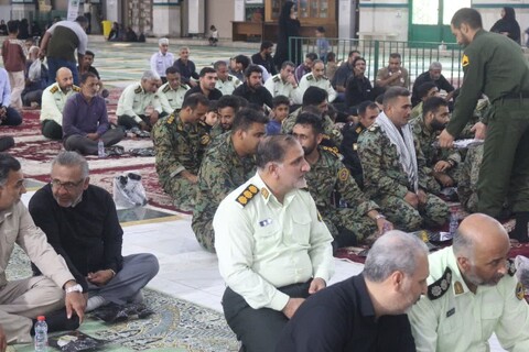 تصاویر/ مراسم گرامیداشت هفتمین روز شهادت شهید مدافع وطن "عباس بیرقی فرد" در گلزار شهدای بندرعباس