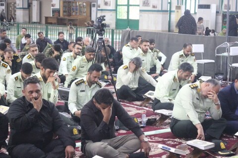 تصاویر/ مراسم گرامیداشت هفتمین روز شهادت شهید مدافع وطن "عباس بیرقی فرد" در گلزار شهدای بندرعباس