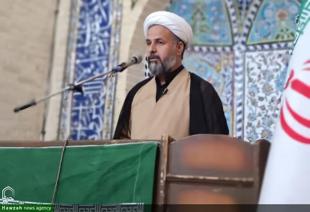 وجود رهبری شجاع همچون رهبری معظم کلید استقلال ایران اسلامی محسوب می‌شود