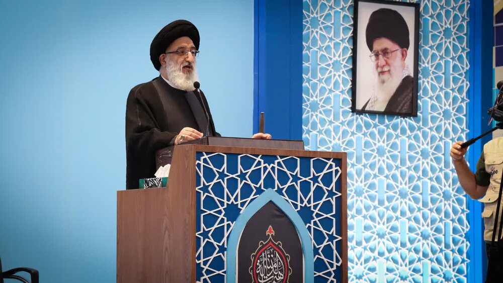 فرماندهی میدانی رهبر انقلاب در بحران اخیر، شاهکار مدیریتی بود