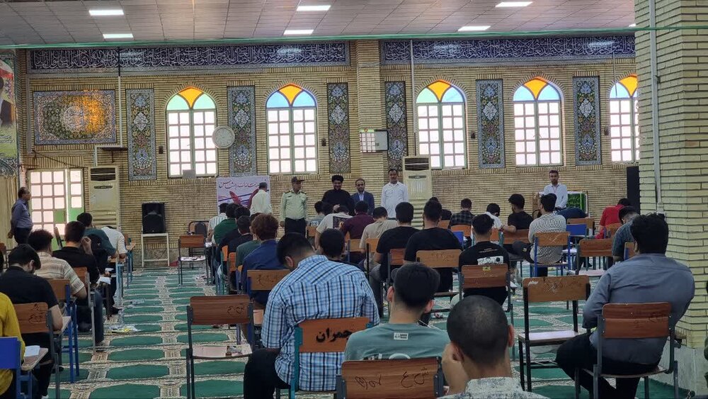 امام جمعه گناوه از محل برگزاری آزمون سراسری بازدید کرد