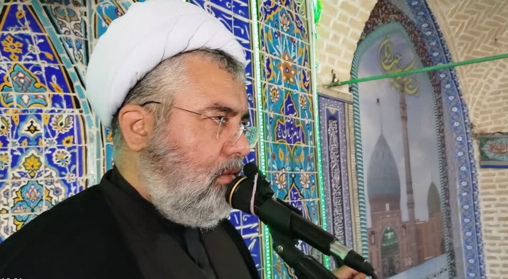 با بصیرت و هوشیاری، توطئه‌های دشمن را خنثی کنیم+تصاویر