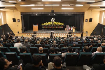 تصاویر/ گردهمایی ارادتمندان اهل‌بیت‌(ع) همراه با تقدیر از ۷۰پیرغلام و خادم حسینی در کاشان