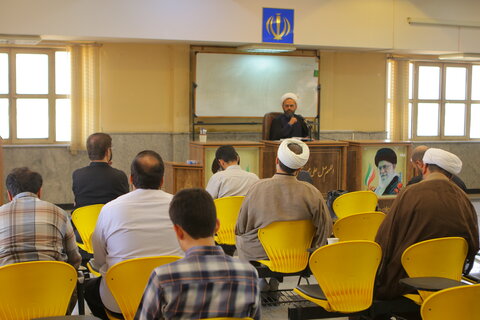 نشست تبیینی و تحلیلی جنگ تحمیلی  دوازده روزه از منظر قرآن کریم