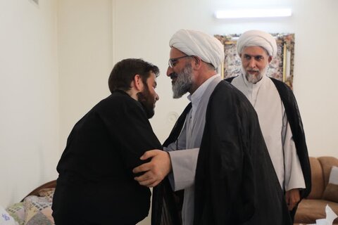 تصاویر/ دیدار نماینده ولی فقیه در استان سمنان با پدر شهیدان نظری