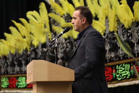 تصاویر/گردهمایی ارادتمندان اهل بیت (ع) همراه با تقدیر از ۷۰ پیرغلام و خادم حسینی در کاشان