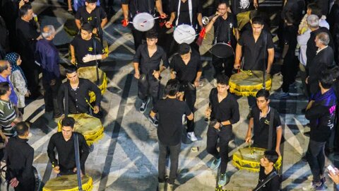 تصاویر/آیین نمادین کاروان اسرای کربلا به شام در نجف ایران