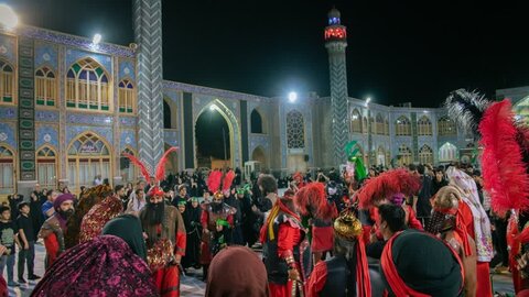 تصاویر/آیین نمادین کاروان اسرای کربلا به شام در نجف ایران