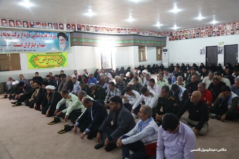 غبارروبی قبور مطهر شهدا در خورموج