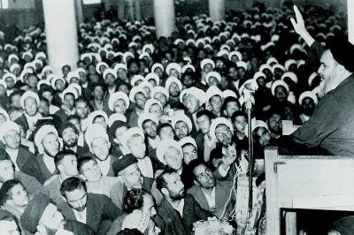 حوزه علمیه قم و انقلاب اسلامی؛ از پیشگامی تا هدایتگری