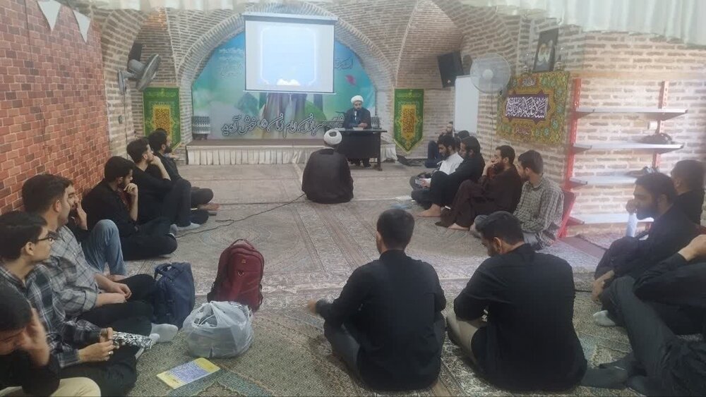 دوره مهارت‌افزایی پژوهشی در مدرسه علمیه سردارین برگزار شد