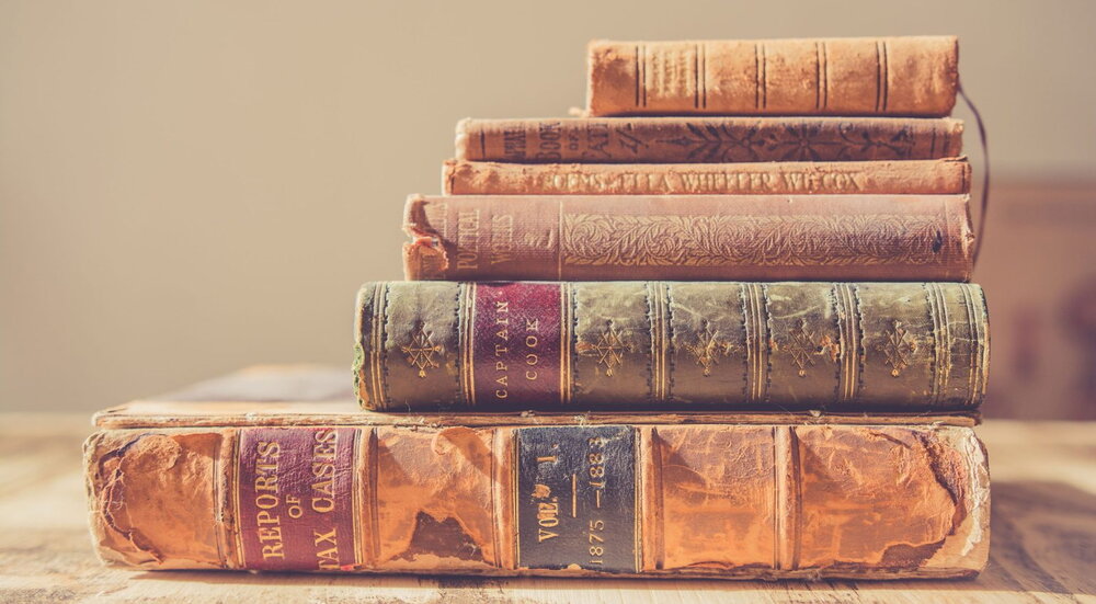 چرا خواندن کُتب ضالّه در اسلام حرام است؟