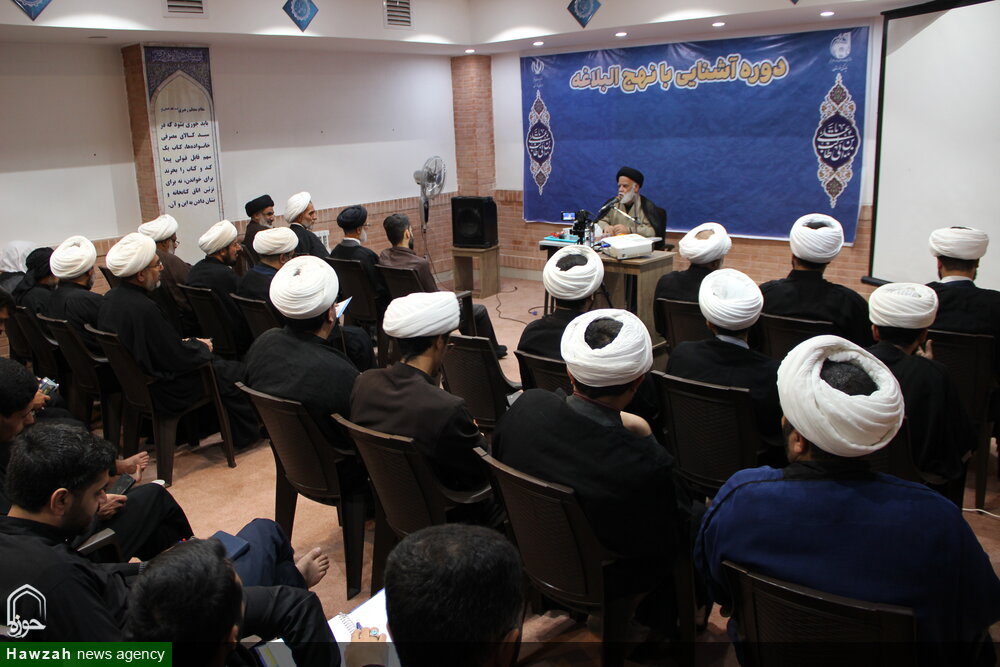 برگزاری دوره آموزشی آشنایی با نهج البلاغه توسط قرارگاه دفتر نماینده ولی فقیه در خوزستان