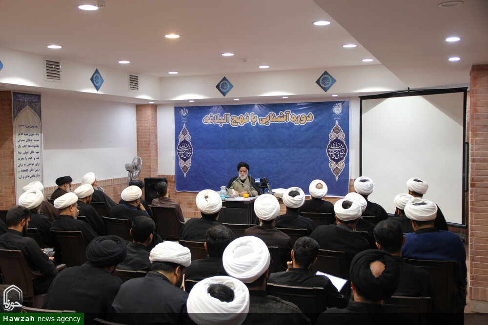 برگزاری دوره آموزشی آشنایی با نهج البلاغه توسط قرارگاه دفتر نماینده ولی فقیه در خوزستان