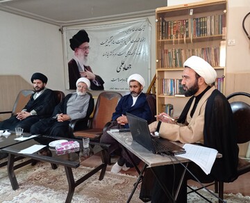 تصاویر/ نشست معاونان آموزش مدارس علمیه کاشان