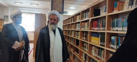 تصاویر/ بازدید امام جمعه مرند از حوزه علمیه خواهران شهرستان مرند