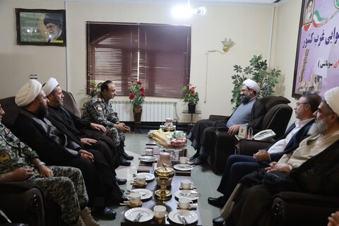 تصاویر /  تجلیل نماینده ولی فقیه در استان همدان از رشادت‌های نیروی های مسلح در جنگ تحمیلی 12 روزه