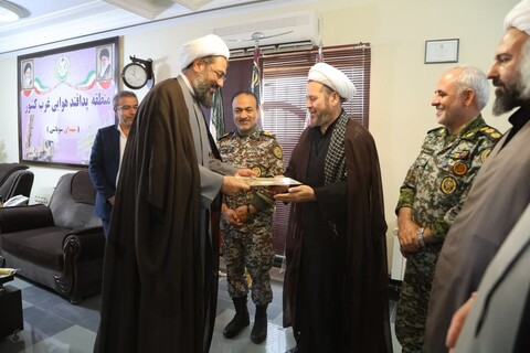 تصاویر /  تجلیل نماینده ولی فقیه در استان همدان از رشادت‌های نیروی های مسلح در جنگ تحمیلی 12 روزه
