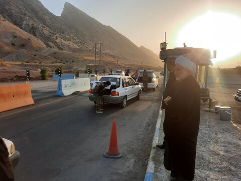 تصاویر/ بازدید امام جمعه دره‌شهر از مقر های ایست و بازرسی