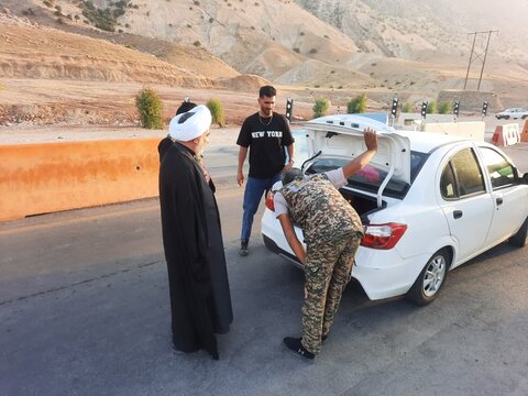 تصاویر/ بازدید امام جمعه دره‌شهر از مقر های ایست و بازرسی