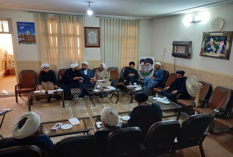 تصاویر/ نشست معاونان آموزش مدارس علمیه کاشان