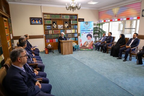 تصاویر | دیدار جمعی از مدیران و کارکنان اداره کل امور مالیاتی آذربایجان شرقی با نماینده ولی فقیه در استان آذربایجان شرقی