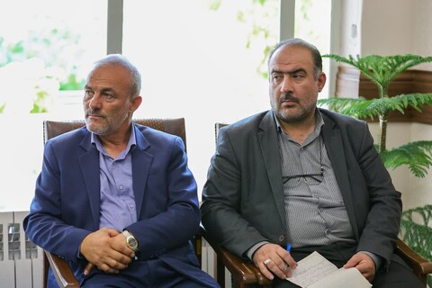 تصاویر | دیدار جمعی از مدیران و کارکنان اداره کل امور مالیاتی آذربایجان شرقی با نماینده ولی فقیه در استان آذربایجان شرقی