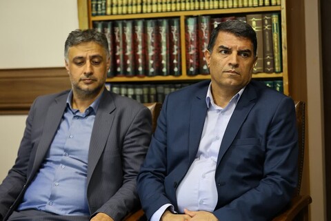 تصاویر | دیدار جمعی از مدیران و کارکنان اداره کل امور مالیاتی آذربایجان شرقی با نماینده ولی فقیه در استان آذربایجان شرقی