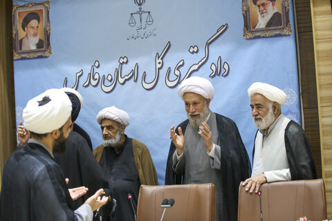 تصاویر| نشست جامعه روحانیت شیراز