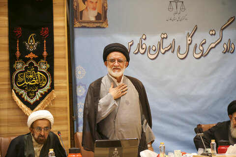 تصاویر| نشست جامعه روحانیت شیراز