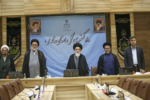 تصاویر| نشست جامعه روحانیت شیراز