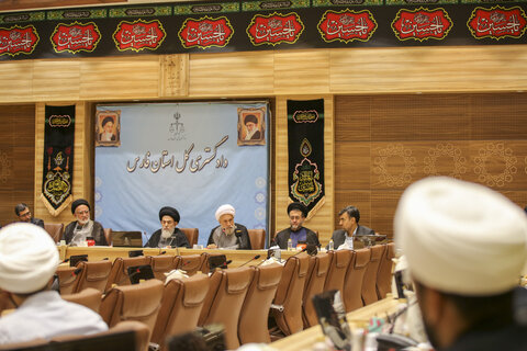 تصاویر| نشست جامعه روحانیت شیراز