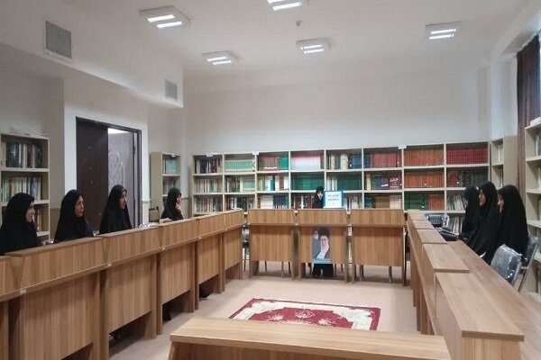 میزگرد علمی «خوانش مبانی عفت در اندیشه دینی» در خلخال برگزار شد+ عکس