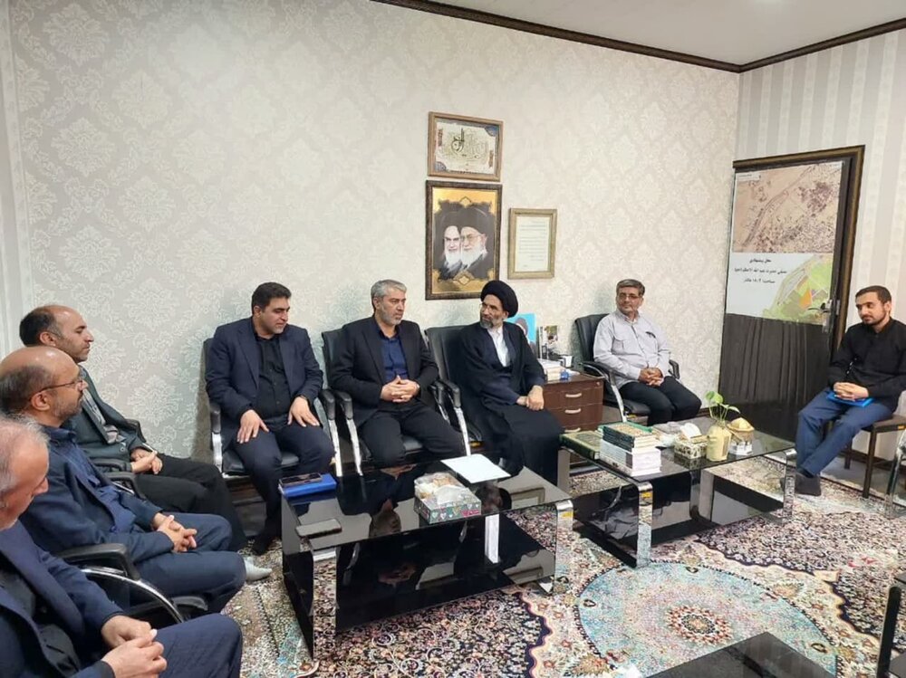 مدیری که انقلابی باشد حرفش روی دانش آموزان تاثیرگذاری بیشتری دارد