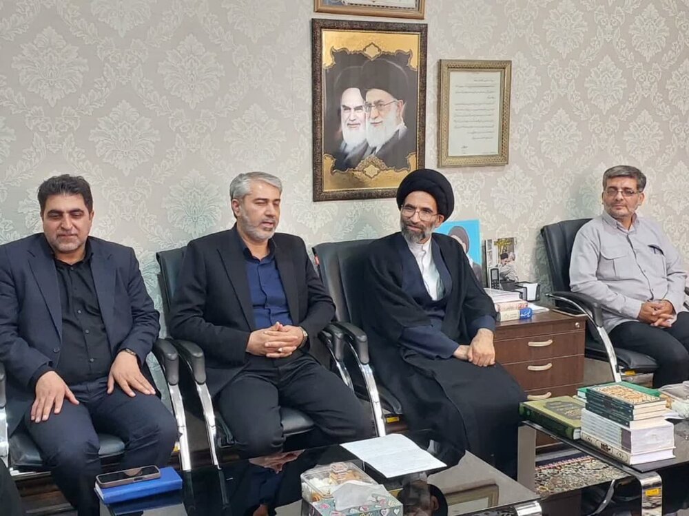 مدیر انقلابی بر دانش‌آموزان اثرگذار است+ عکس