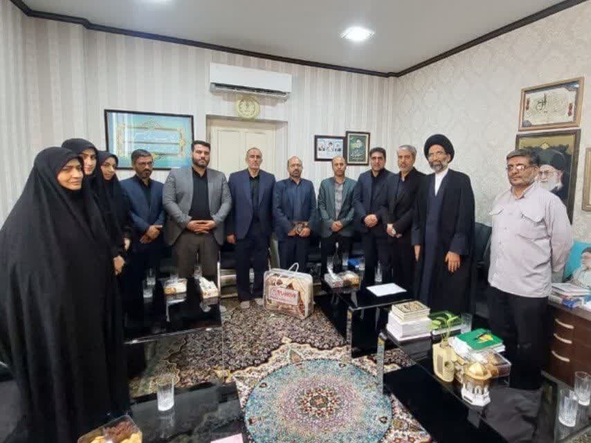 مدیر انقلابی بر دانش‌آموزان اثرگذار است+ عکس