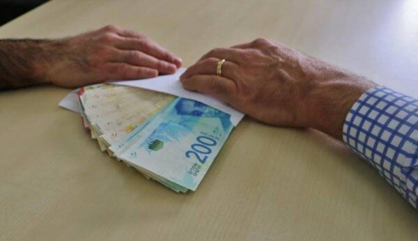 فتح تحقيق جنائي ضد وزيرة إسرائيلية بشبهة خيانة الأمانة