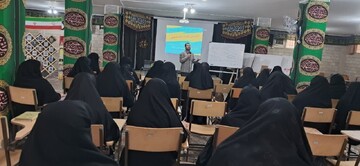 برگزاری کرسی آزاداندیشی «عزاداری، فلسفه و آسیب‌ها» در مدرسه علمیه فاطمیه