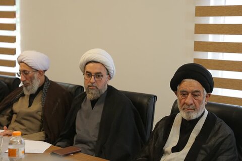 حوزه / برگزاری جلسه شورای فرهنگ عمومی با حضور امام جمعه قز وین