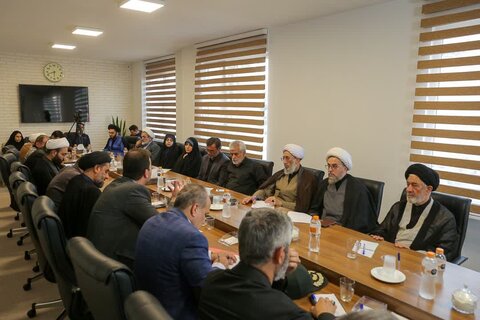 حوزه / برگزاری جلسه شورای فرهنگ عمومی با حضور امام جمعه قز وین