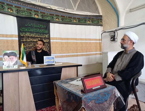 تصاویر/ جلسه دفاعیه تحقیق پایانی طلبه مدرسه علمیه آیت‌الله مدنی کاشانی(ره)