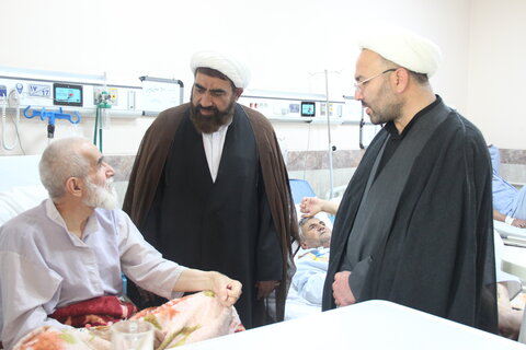 تصاویر / عیادت مدیر حوزه علمیه استان قزوین از حجت الاسلام عباسی
