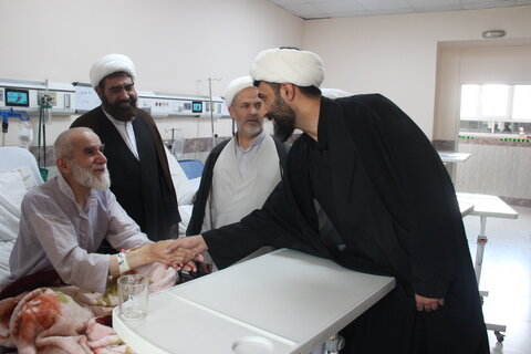 تصاویر / عیادت مدیر حوزه علمیه استان قزوین از حجت الاسلام عباسی