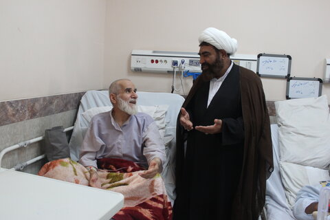 تصاویر / عیادت مدیر حوزه علمیه استان قزوین از حجت الاسلام عباسی