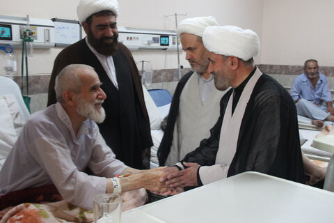 تصاویر / عیادت مدیر حوزه علمیه استان قزوین از حجت الاسلام عباسی