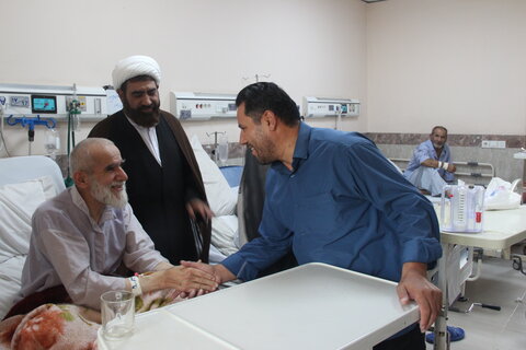 تصاویر / عیادت مدیر حوزه علمیه استان قزوین از حجت الاسلام عباسی